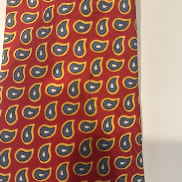 Brooks Brothers Red Paisley Men's Tie - Picture 3 of 6